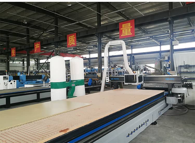 M&aacute;quina de corte de madeira CNC Price