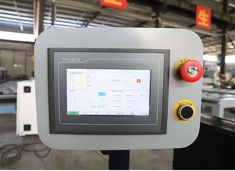 M&aacute;quina de perfura&ccedil;&atilde;o de madeira compensada