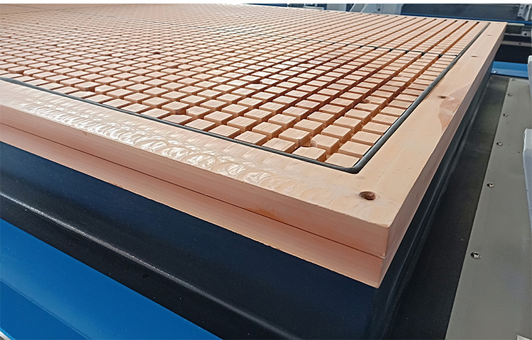 M&aacute;quina de aninhamento CNC.