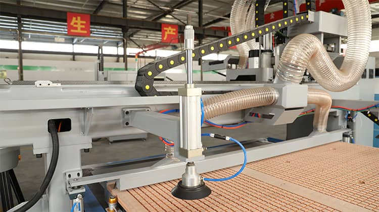 Maquinaria do arm&aacute;rio da cozinha