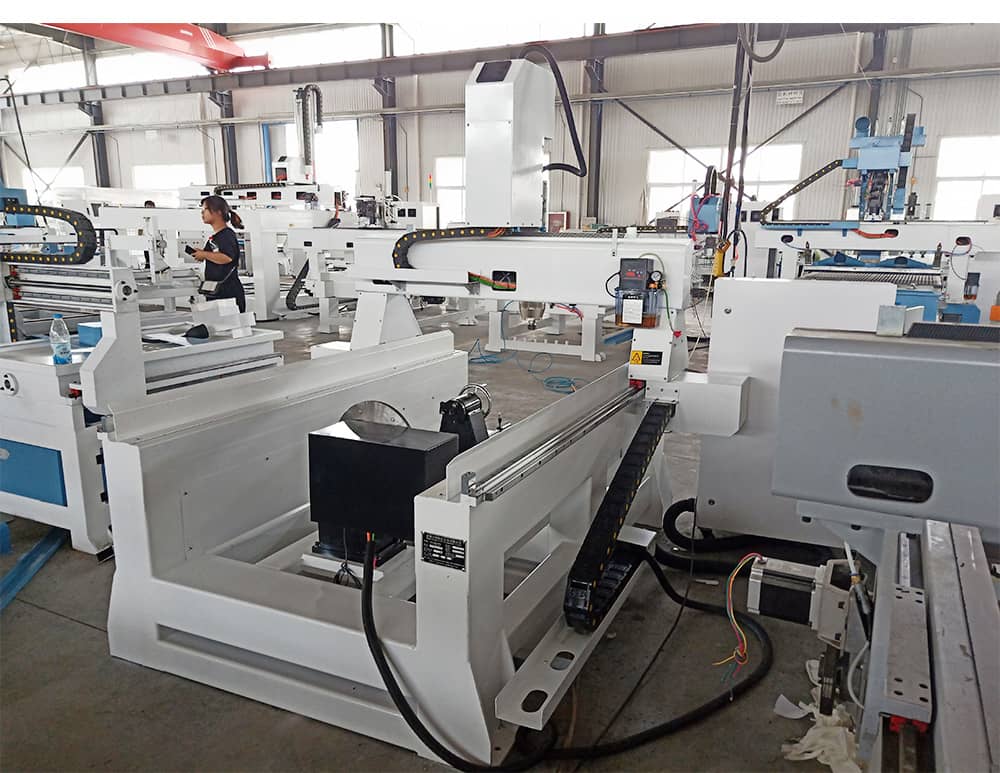 roteador CNC com eixo rotativo