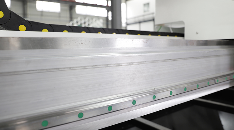 m&aacute;quinas de corte a laser de fibra de metal 