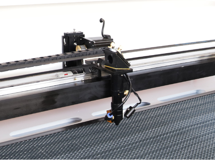 M&aacute;quinas de corte e gravura a laser de CO2