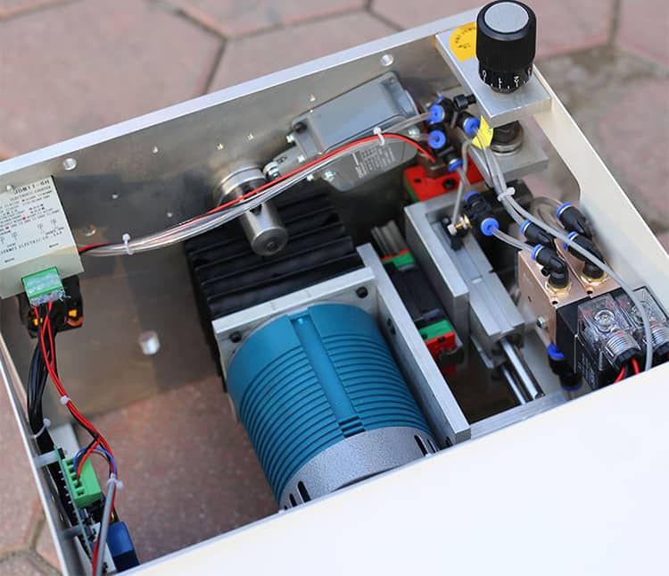 M&aacute;quina de perfura&ccedil;&atilde;o de madeira CNC