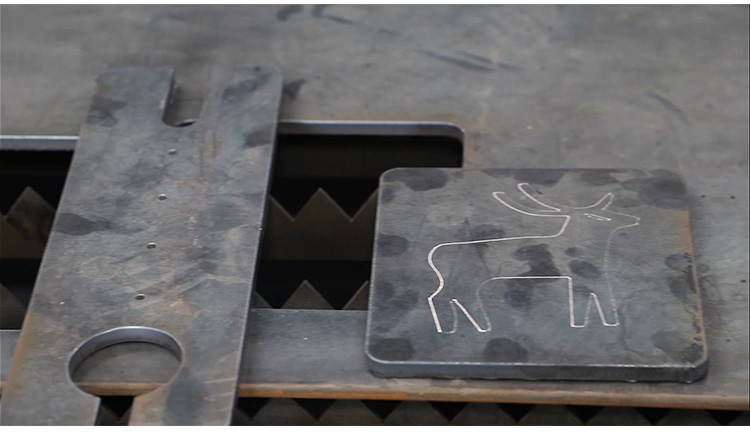 Corte de metal de corte de plasma