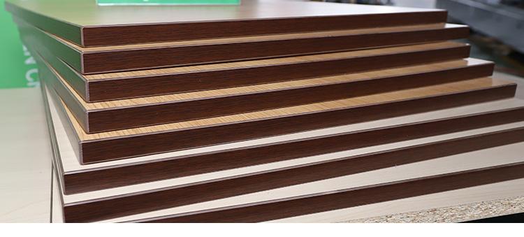 Veda&ccedil;&atilde;o de borda de madeira