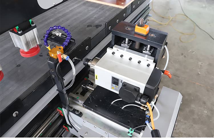 M&aacute;quina de perfura&ccedil;&atilde;o de escultura em madeira