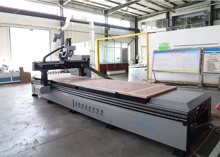 m&aacute;quina de corte de compensado CNC Price
