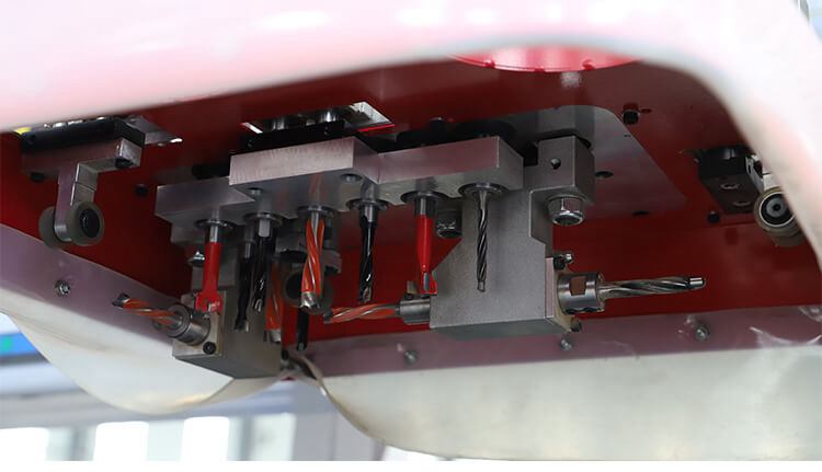 M&aacute;quina de perfura&ccedil;&atilde;o de madeira CNC