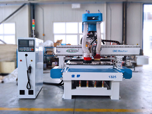 M&aacute;quina CNC de escultura em madeira